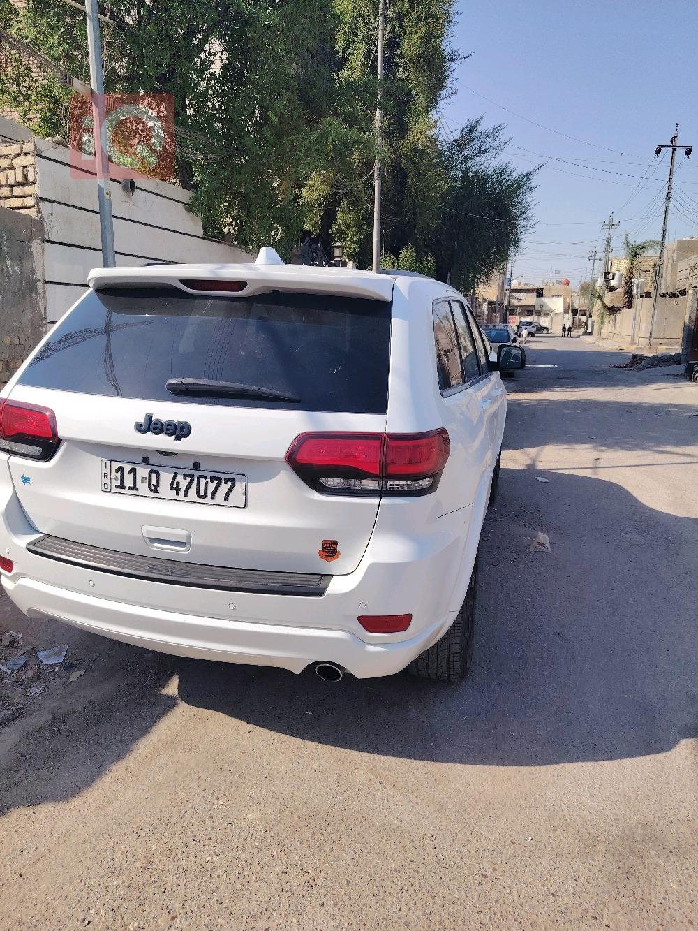 جیپ گراند شیرۆکی
